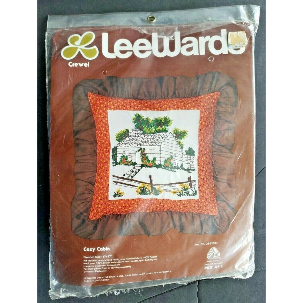 Cozy Log‎ Cabin Pillow 17" x 17" Crewel Embroidery Craft Kit Brand New U184